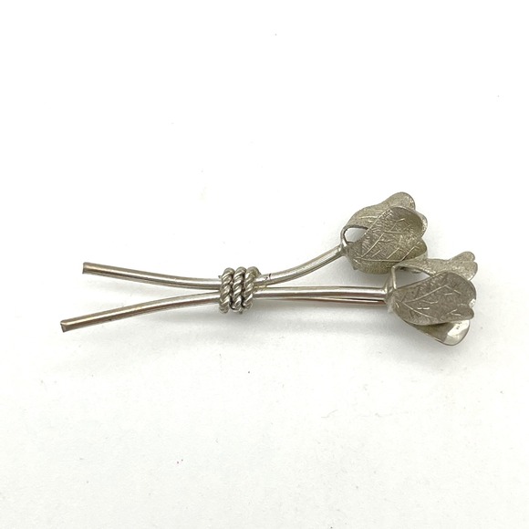 Vintage Giovanni Silver Tone Flower Bouquet Brooch Pin Textured Buds - Picture 1 of 5